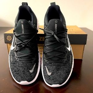 Nike shoe brand new shoe never worn